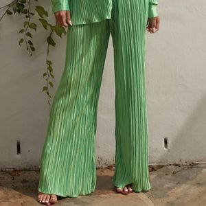 Showpo Beca Plisse Flared Pant in Bright Green